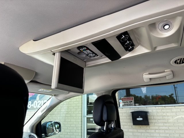 2016 Chrysler Town & Country Touring - Photo 16