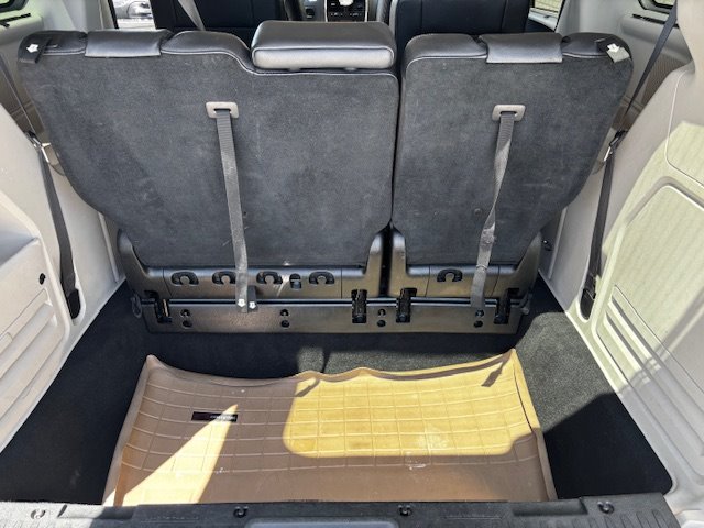 2016 Chrysler Town & Country Touring - Photo 18
