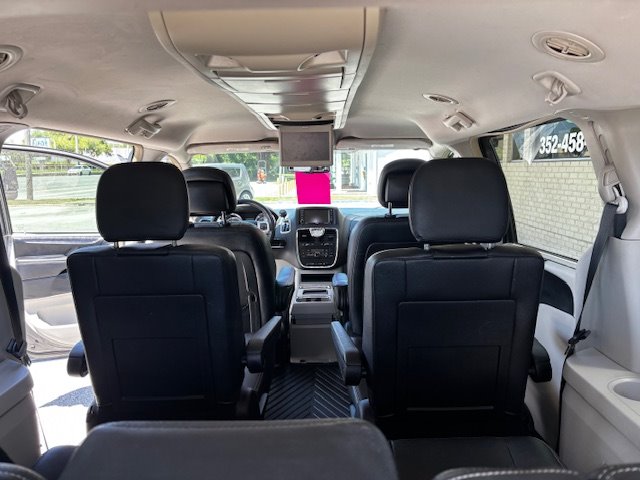 2016 Chrysler Town & Country Touring - Photo 17