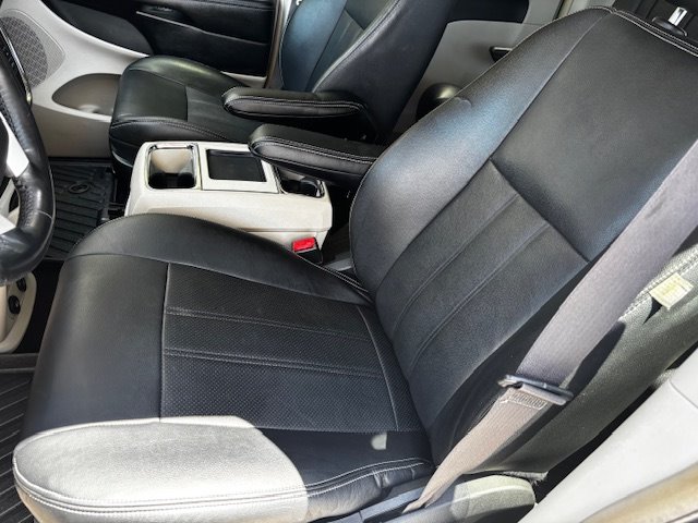2016 Chrysler Town & Country Touring - Photo 7