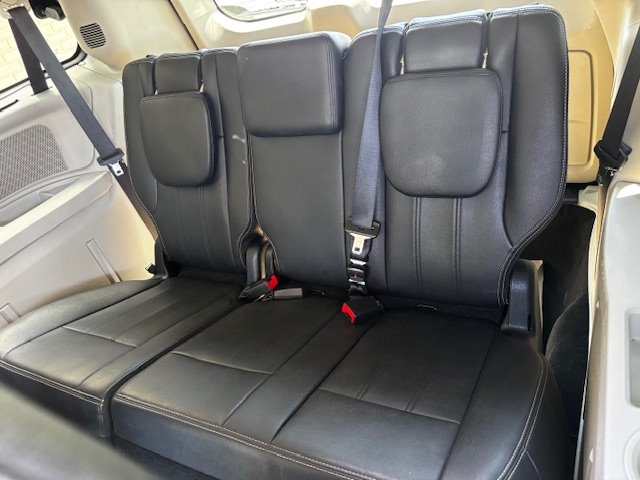 2016 Chrysler Town & Country Touring - Photo 15